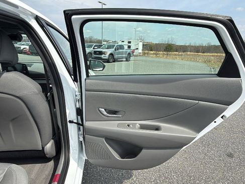 Used 2026 Hyundai Elantra SE image 19