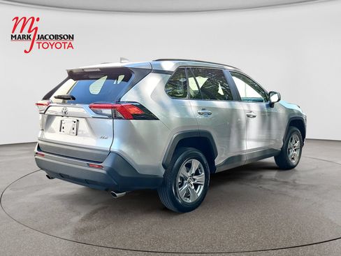 Used 2025 Toyota RAV4 XLE FWD image 9