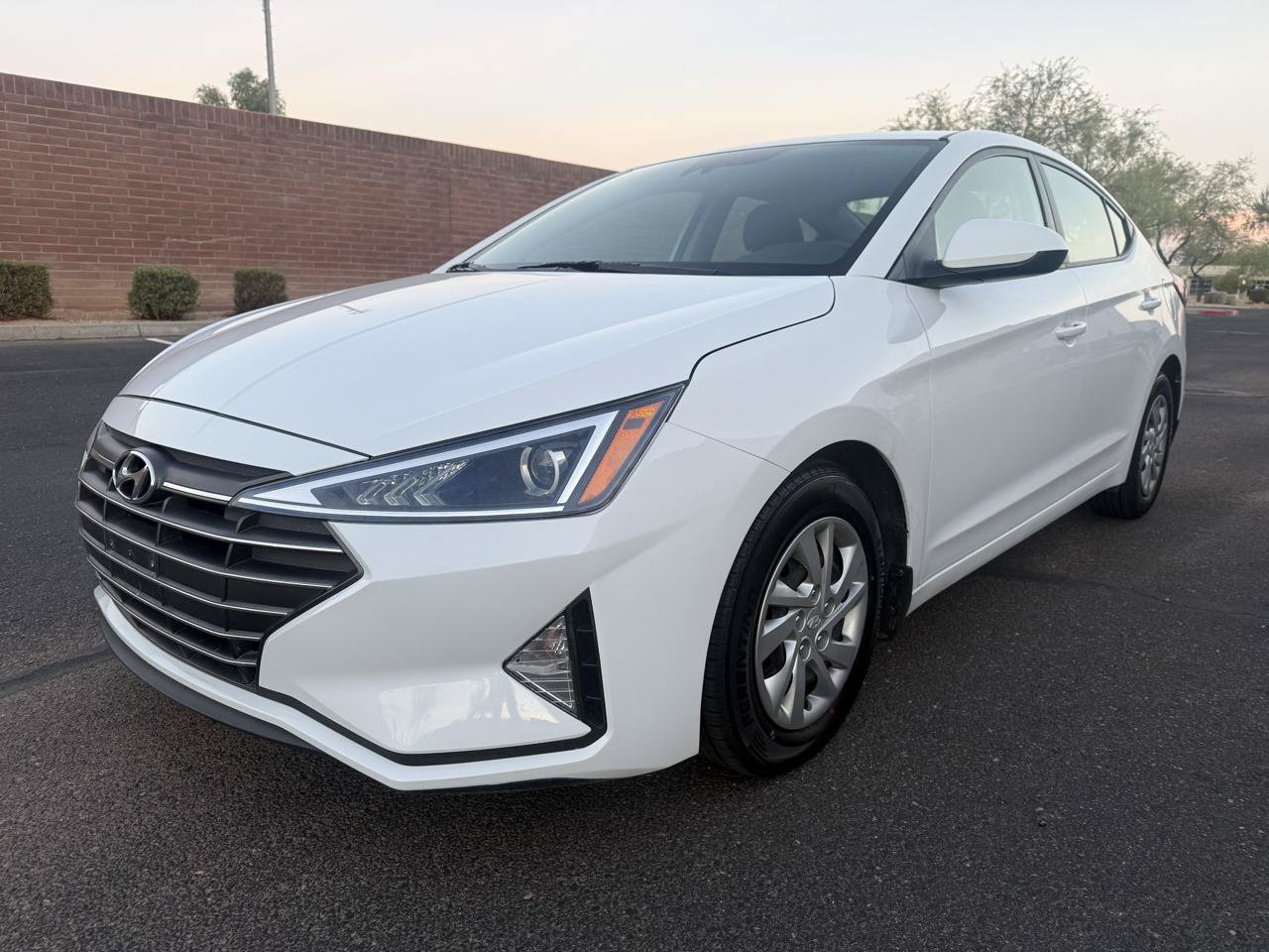 Used 2020 Hyundai Elantra SE w/ Cargo Package (C1) FWD image 7