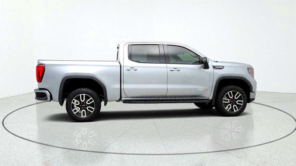 Used 2024 GMC Sierra 1500 AT4 w/ Technology Package AWD/4WD image 4