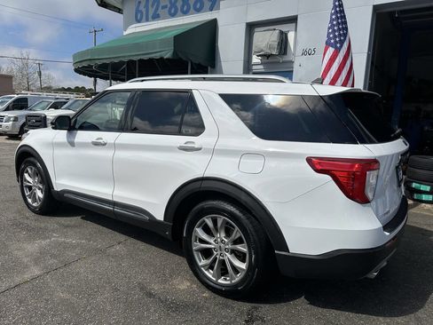 Used 2021 Ford Explorer Limited w/ Equipment Group 301A image 8