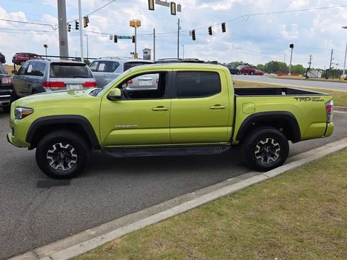Used 2023 Toyota Tacoma TRD Off-Road w/ TRD Premium Off Road Package RWD image 4
