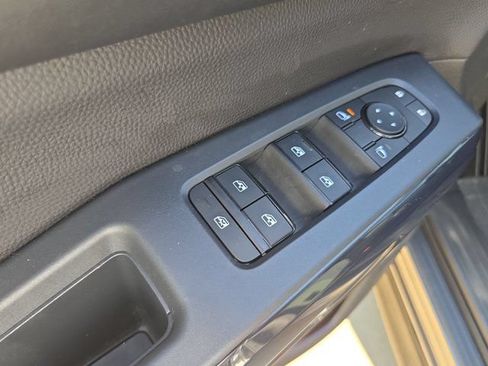 Used 2024 Nissan Pathfinder SV FWD image 19