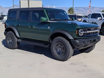 New 2025 Ford Bronco Outer Banks w/ Sasquatch Package