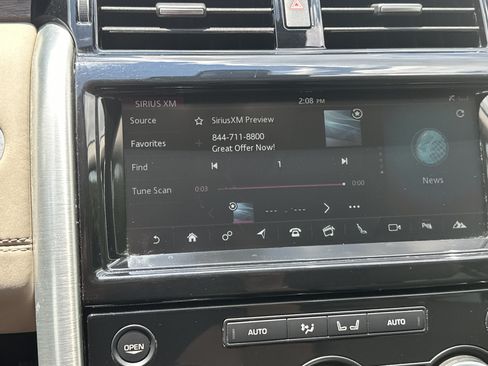 Used 2018 Land Rover Discovery HSE AWD/4WD image 27