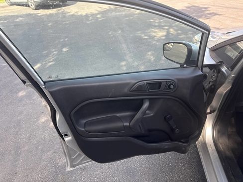 Used 2017 Ford Fiesta S image 8