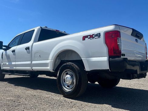 Used 2022 Ford F250 XL w/ Power Equipment Group image 6