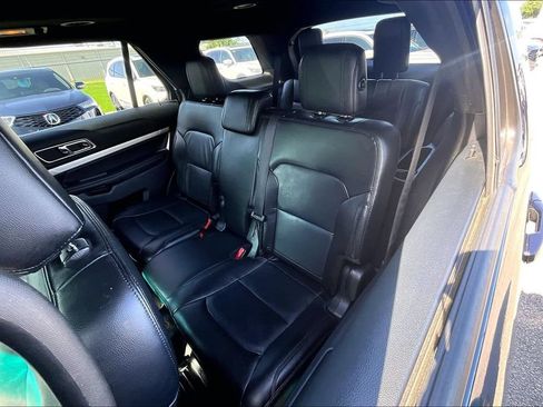 Used 2016 Ford Explorer XLT w/ Equipment Group 202A AWD/4WD image 34