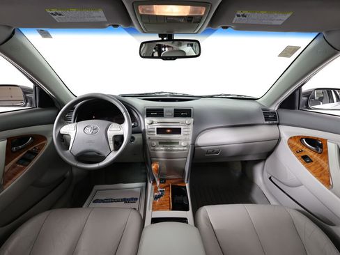 Used 2010 Toyota Camry XLE image 27