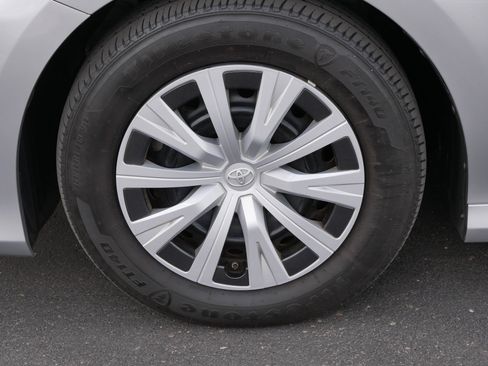 Used 2021 Toyota Camry LE FWD image 15
