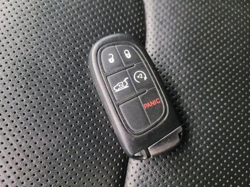 Used 2020 Jeep Cherokee High Altitude AWD/4WD image 32