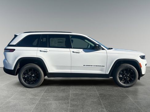 New 2026 Jeep Grand Cherokee Altitude RWD image 6