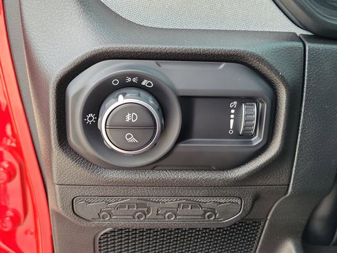 Used 2024 Jeep Gladiator Sport AWD/4WD image 23