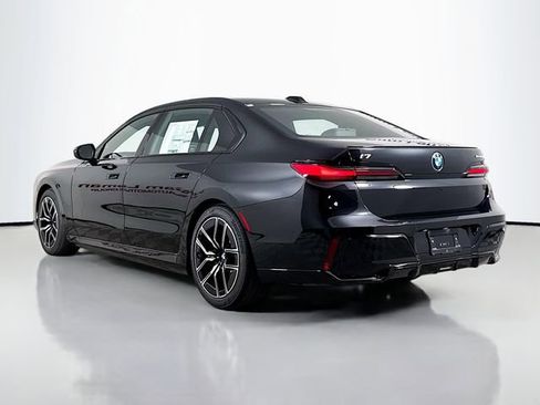 Used 2026 BMW i7 xDrive60 image 5