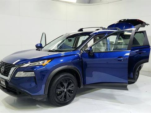 Certified 2022 Nissan Rogue SV w/ SV Premium Package AWD/4WD image 11