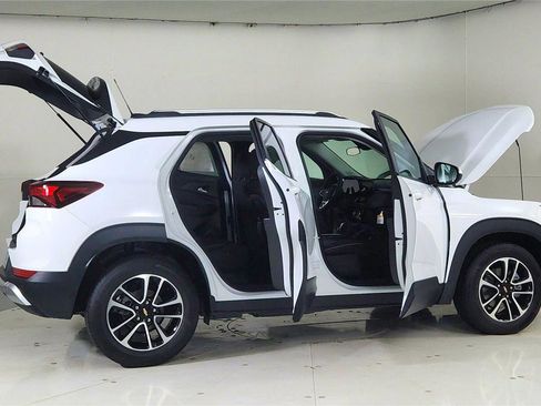 Used 2026 Chevrolet TrailBlazer LT w/ LT Cold Weather Package image 12