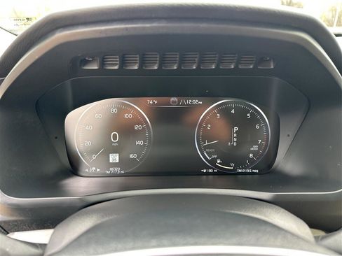 Used 2016 Volvo XC90 T5 Momentum AWD/4WD image 17