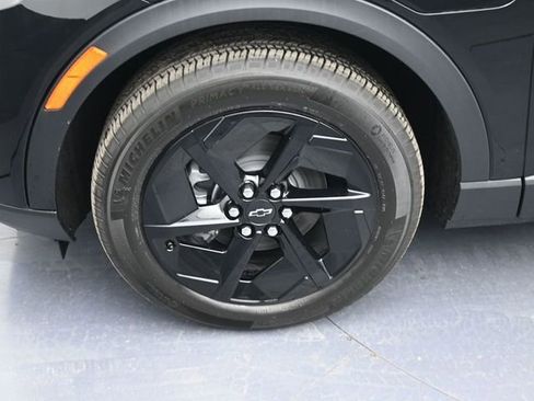 New 2026 Chevrolet Equinox EV LT w/ Midnight Package FWD image 23