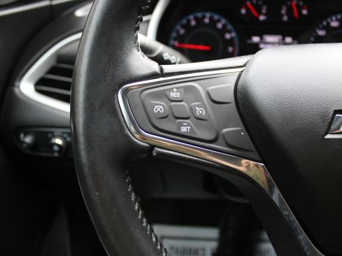 Used 2021 Chevrolet Malibu RS FWD image 9