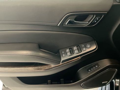 Used 2020 Chevrolet Suburban LT image 13