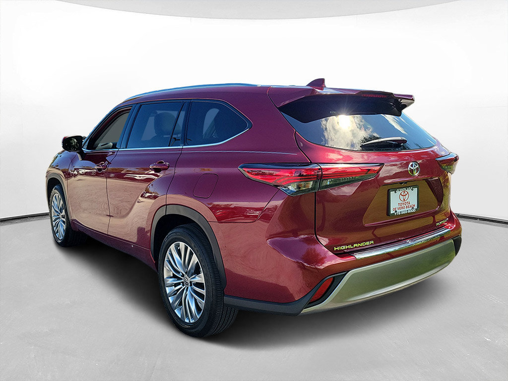 Used 2023 Toyota Highlander Platinum FWD image 6