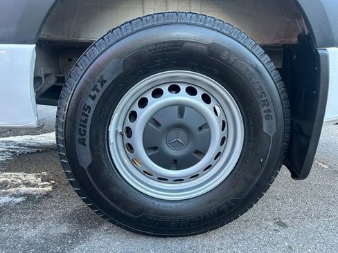 Used 2023 Mercedes-Benz Sprinter 144 Cargo image 32