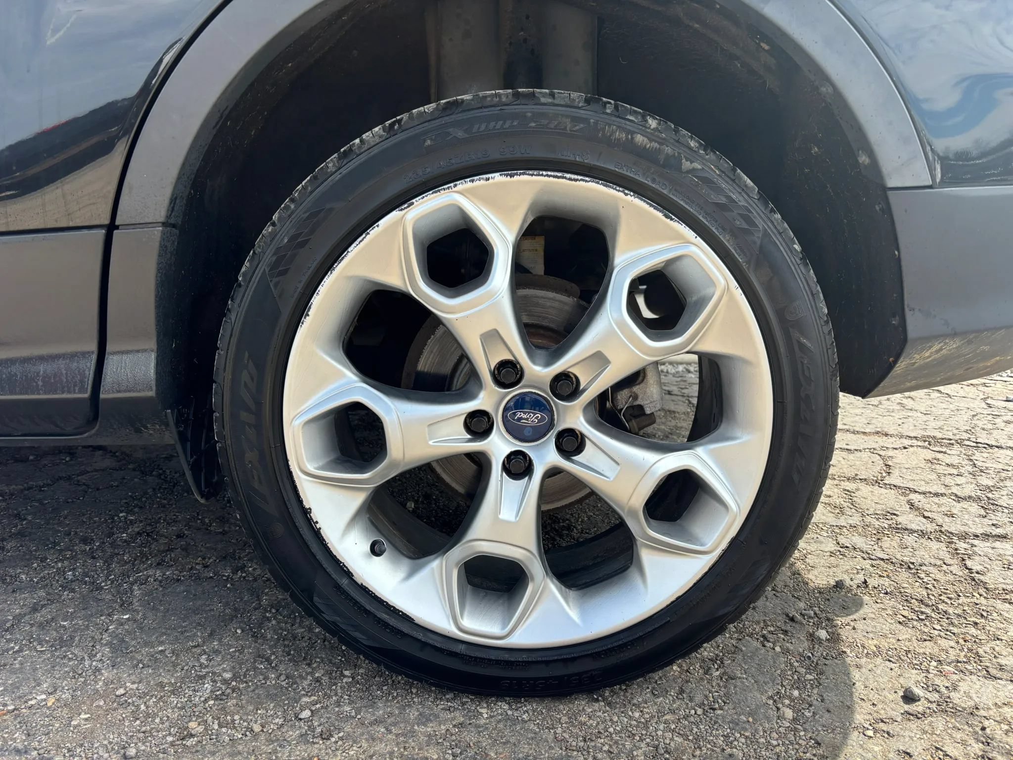 Used 2013 Ford Escape Titanium w/ Parking Technology Pkg FWD image 2