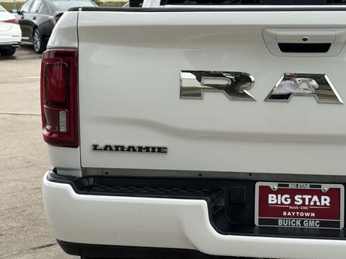 Used 2025 RAM 2500 Laramie AWD/4WD image 11