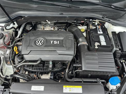 Used 2021 Volkswagen GTI SE FWD image 27