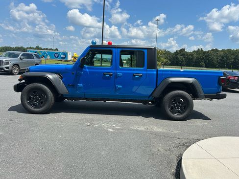 New 2025 Jeep Gladiator Sport image 8