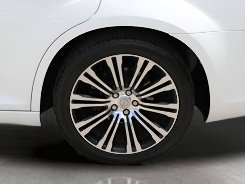 Used 2014 Chrysler 300 S RWD image 9