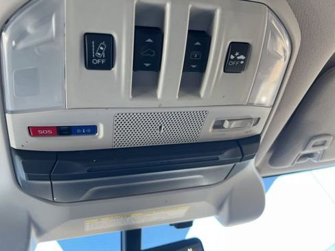 Used 2022 Subaru Ascent Touring image 17