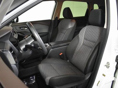 Certified 2023 Nissan Rogue SV image 9