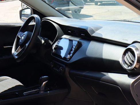 Used 2021 Nissan Kicks SV FWD image 31