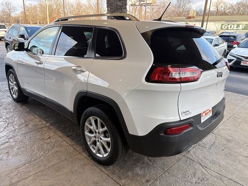 Used 2018 Jeep Cherokee Latitude image 8