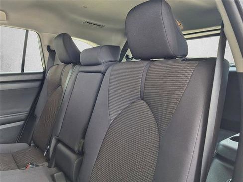 Used 2020 Toyota Highlander LE FWD image 18