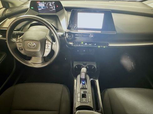 Used 2024 Toyota Prius LE FWD image 27