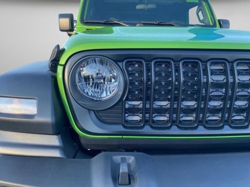 Used 2025 Jeep Wrangler Sport image 34