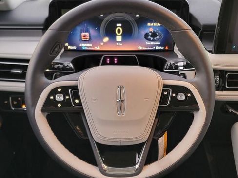 New 2026 Lincoln Aviator AWD image 32