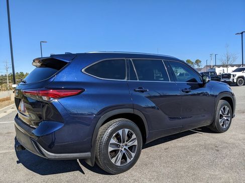 Used 2021 Toyota Highlander XLE image 71