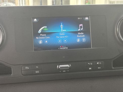 Used 2021 Mercedes-Benz Sprinter 1500 image 20