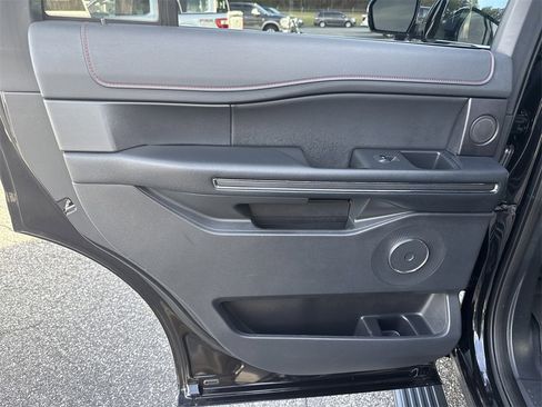 Used 2023 Ford Expedition Limited image 23