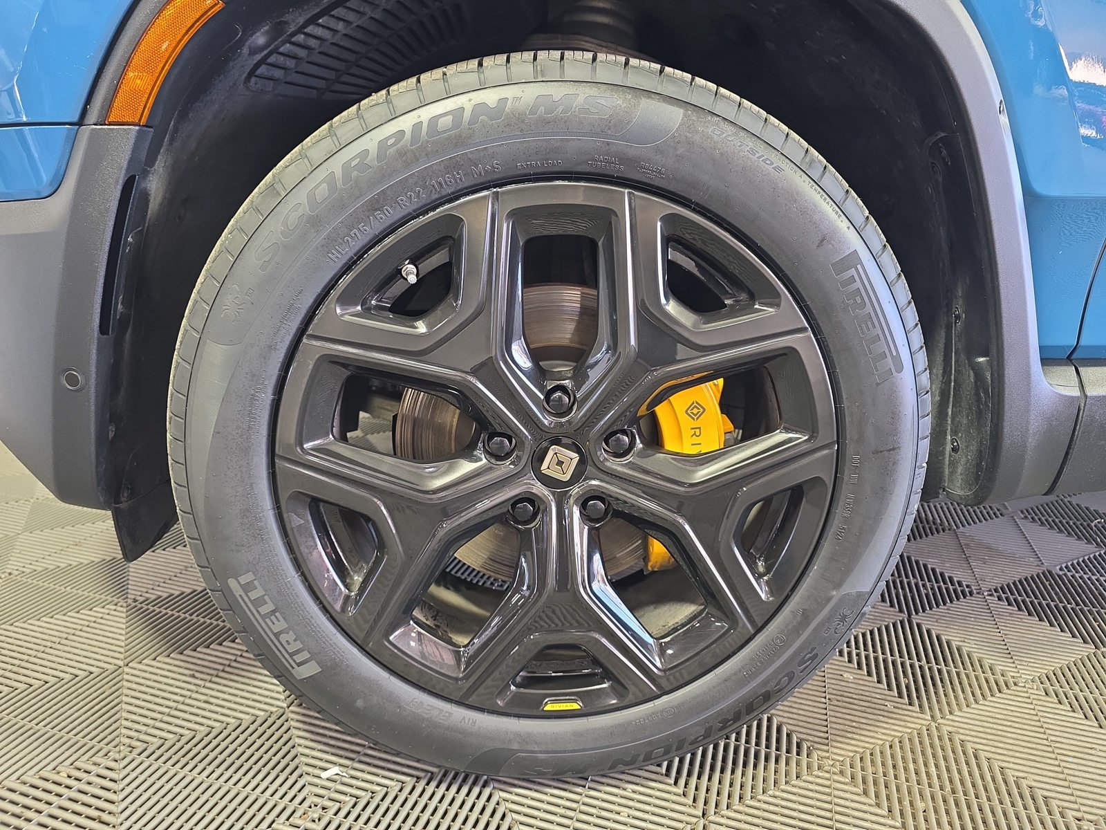 Used 2022 Rivian R1T Adventure AWD/4WD image 9