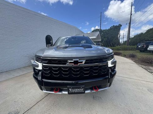 Used 2023 Chevrolet Silverado 1500 ZR2 AWD/4WD image 3