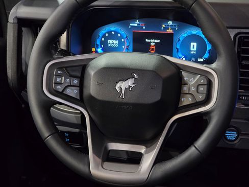 New 2025 Ford Bronco Badlands image 28