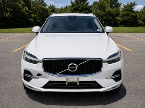 Used 2022 Volvo XC60 B5 Momentum AWD/4WD image 2
