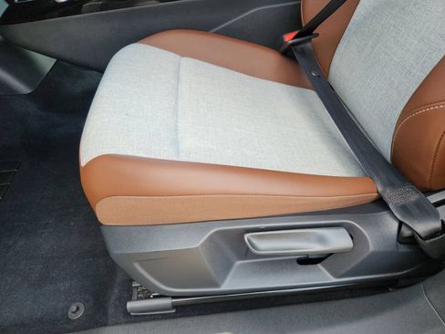 Certified 2023 Volkswagen ID.4 Pro AWD/4WD image 21