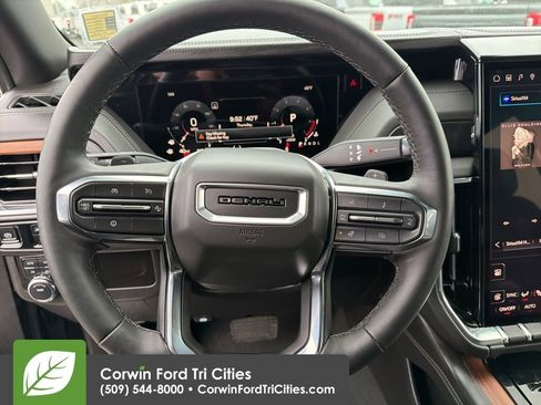 Used 2025 GMC Yukon XL Denali image 16