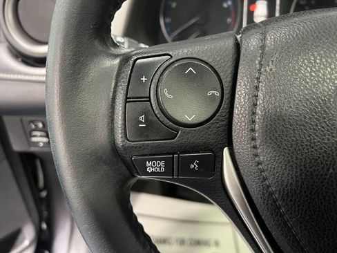 Used 2018 Toyota RAV4 XLE image 11