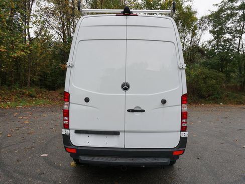 Used 2017 Mercedes-Benz Sprinter 2500 image 4